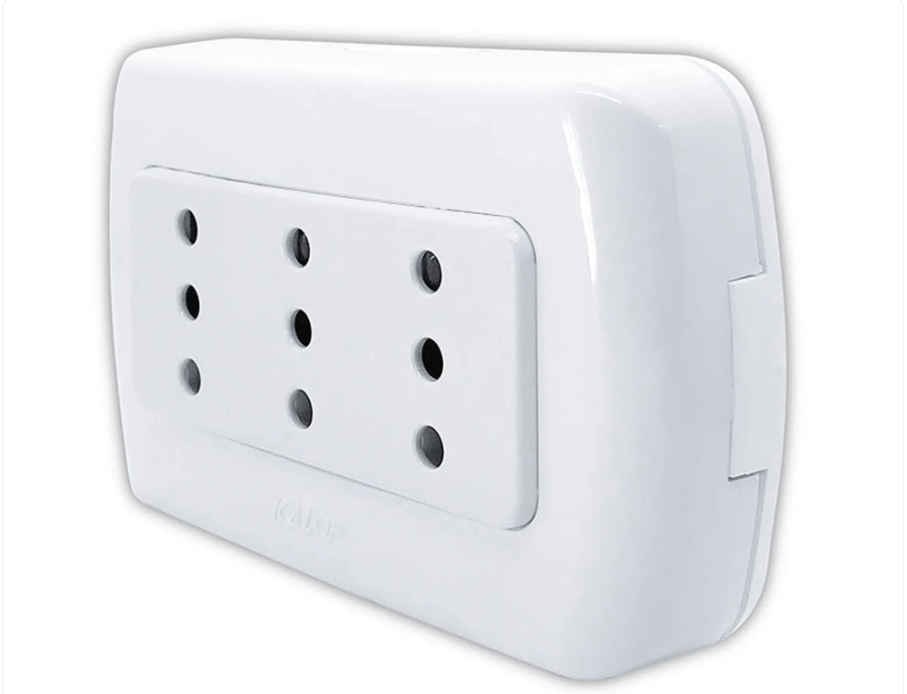 Enchufe triple 10a 250v Kalop Sobrepuesto